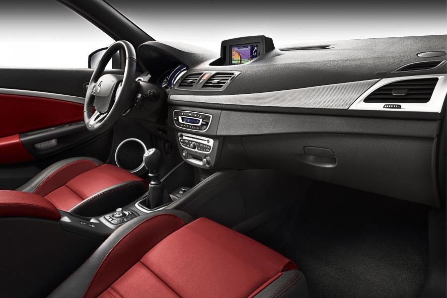  Renault Megane CC 2011 года  (фото 17 из 26)